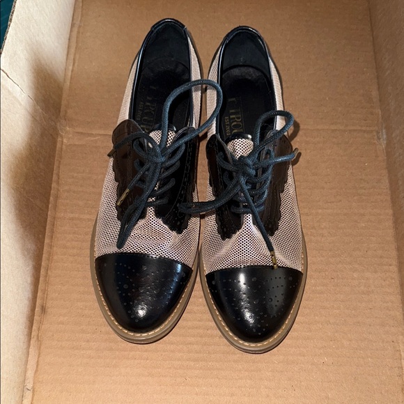Elegant Black and Cream Women's Loafers - Picture 1 of 8